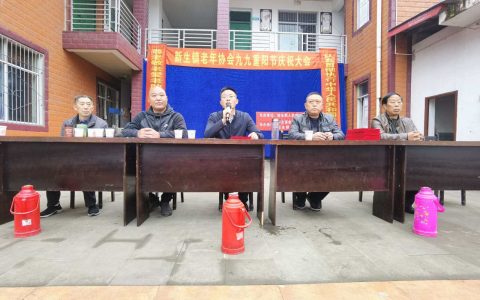 李嘉玥：吹响“敬老文明号”，共庆重阳情意浓