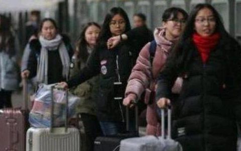 朱明飞：寒假潮提前亟需春运“关口前移”