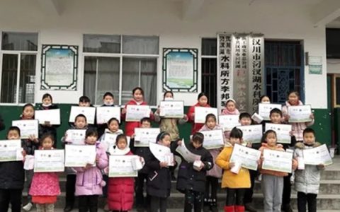 孝感：欣欣读书月 书香满校园