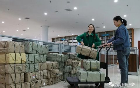 竹山县图书馆优选3000册最新图书正式上架