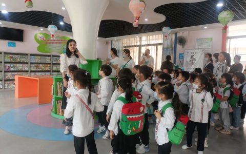 十堰市图书馆开展“小雅姐姐讲绘本”主题阅读推广活动