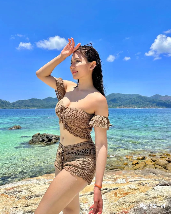 “风情万种”真不是她的人设！ins“泳装美人”才是一流….
