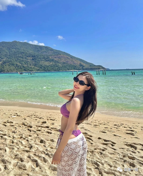 “风情万种”真不是她的人设!ins“泳装美人”才是一流….