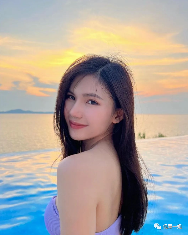 “风情万种”真不是她的人设!ins“泳装美人”才是一流….