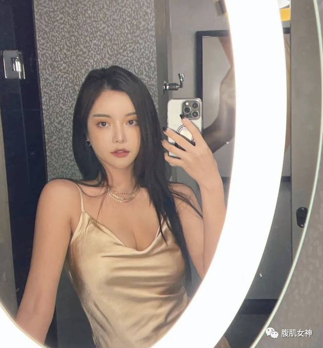 南韩“静姐”的这一蹲！又把多少人看傻了.....