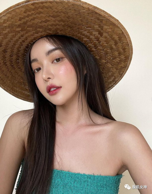 南韩“静姐”的这一蹲！又把多少人看傻了.....