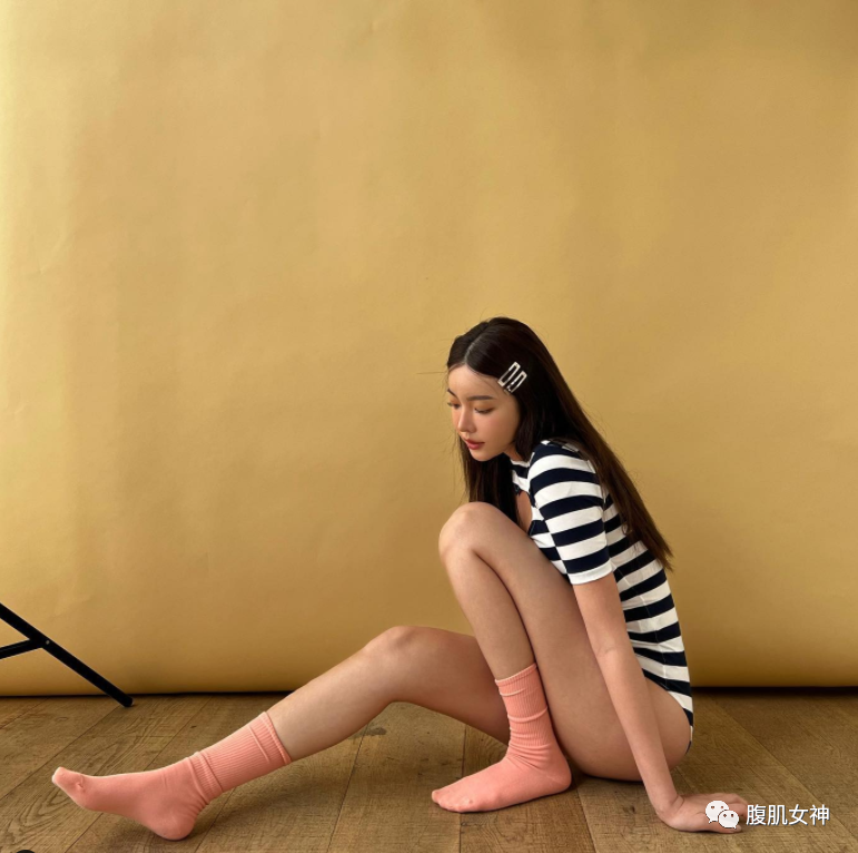 南韩“静姐”的这一蹲！又把多少人看傻了.....