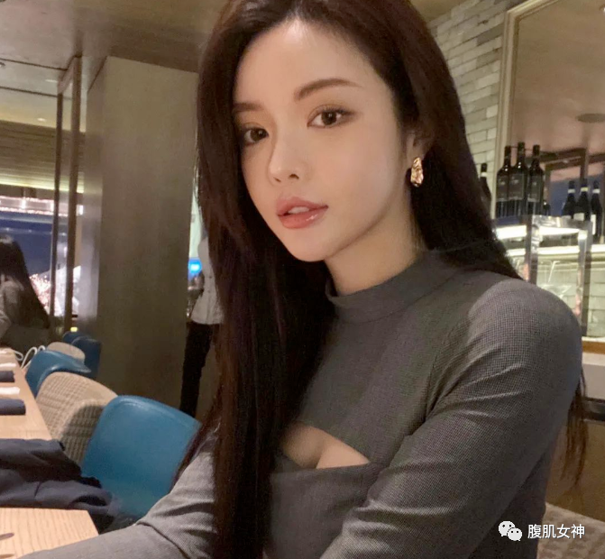 南韩“静姐”的这一蹲！又把多少人看傻了.....