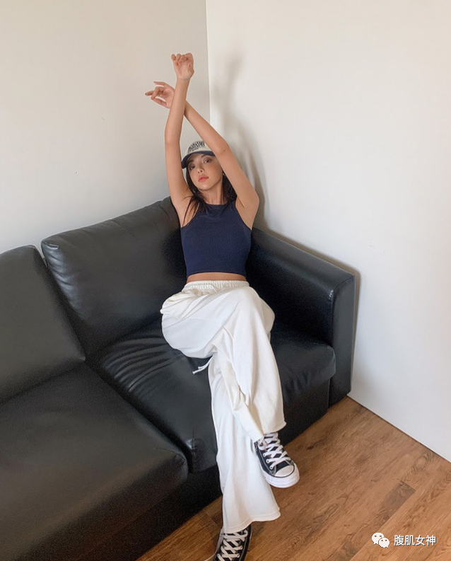 南韩“静姐”的这一蹲！又把多少人看傻了.....