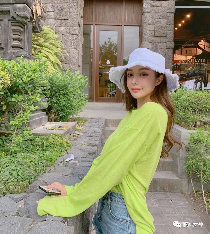 南韩“静姐”的这一蹲！又把多少人看傻了.....