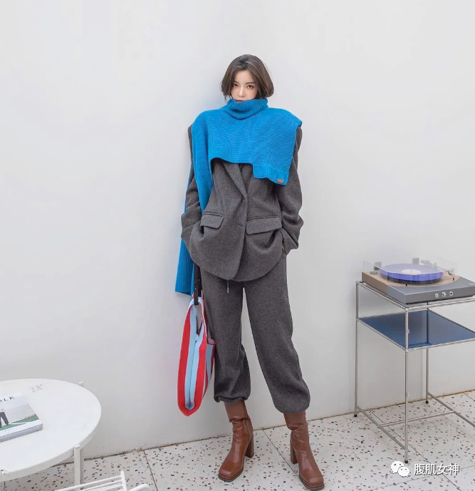 南韩“静姐”的这一蹲！又把多少人看傻了.....