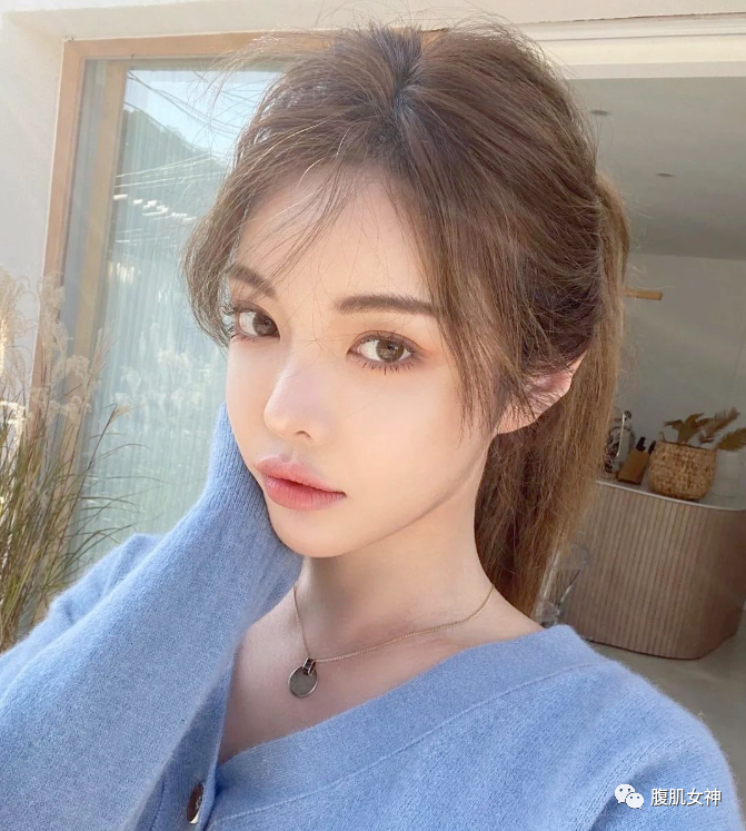 南韩“静姐”的这一蹲！又把多少人看傻了.....