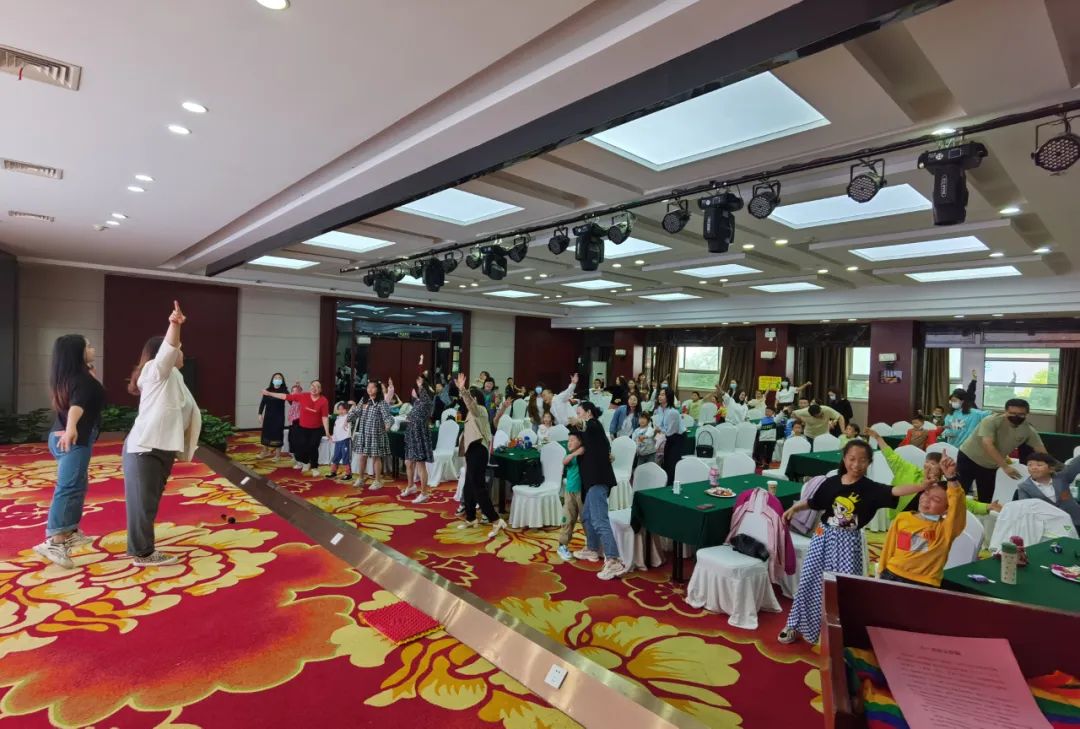 恩施州土家娃喜迎建州四十周年 开启“筑梦童心阅读嘉年华”活动