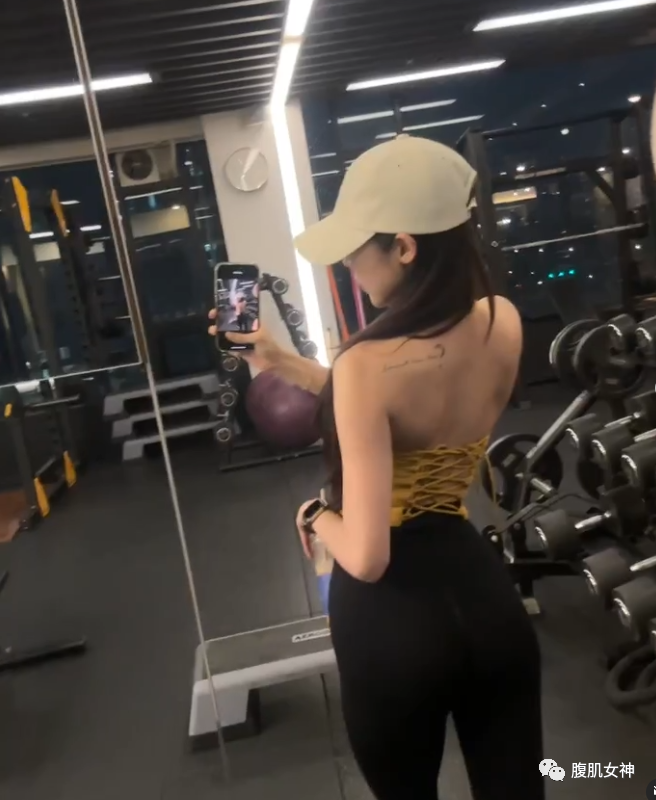 南韩健身尤物美照被疯传，网友：值得青睐！？