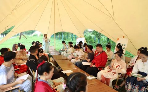 赏龙湖景  读圣贤书 ——宜都“相约乡读”走进龙湖湿地公园