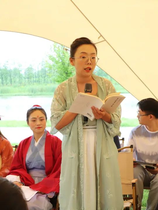 赏龙湖景  读圣贤书 ——宜都“相约乡读”走进龙湖湿地公园