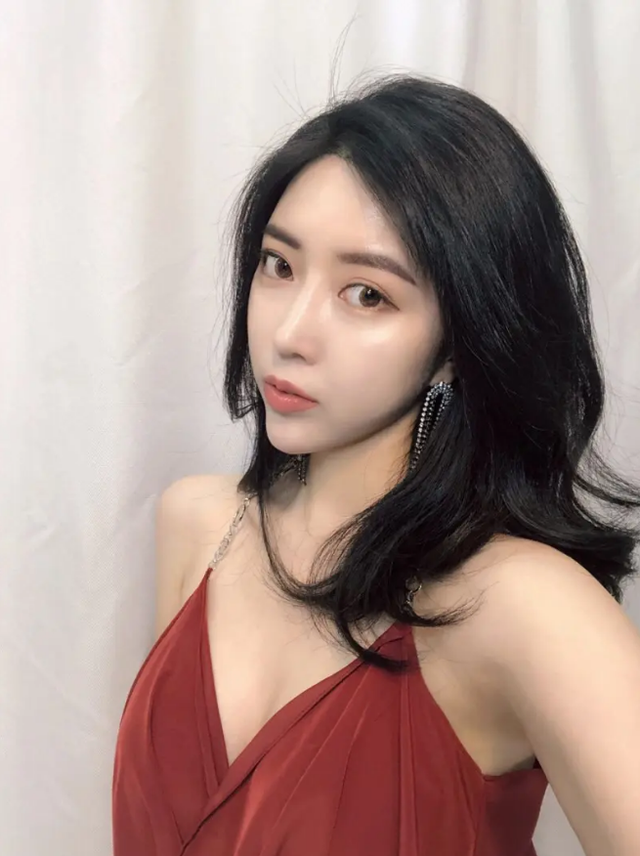 2亿都拿不下的“F杯女神”!