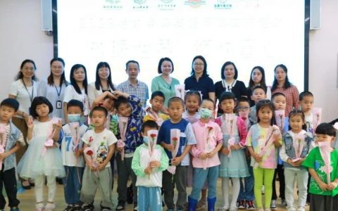 荆州市图书馆“绘声绘色”原版英文故事会宜昌圆满开讲