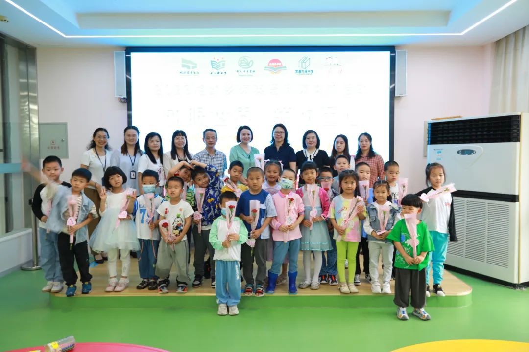 荆州市图书馆“绘声绘色”原版英文故事会宜昌圆满开讲