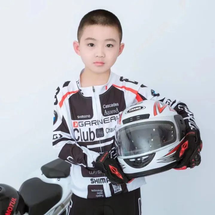 随图首批“小小志愿者”上岗啦!快来看看都有谁…