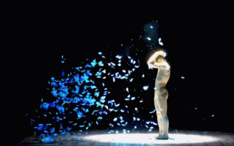 杨丽萍“不雅照”曝光，被嘲晚节不保：事实证明，64岁的她已经走上了另一条路