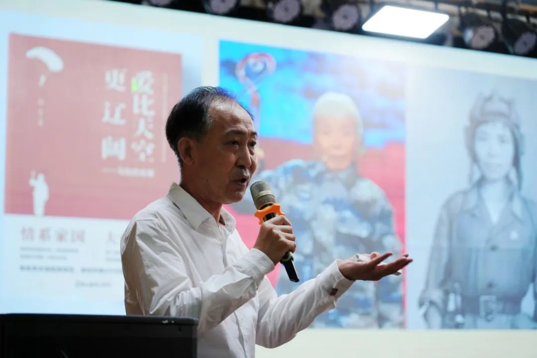 武昌区第十一届社区亲子读书节正式启动，徐鲁现场带来精彩主题讲座