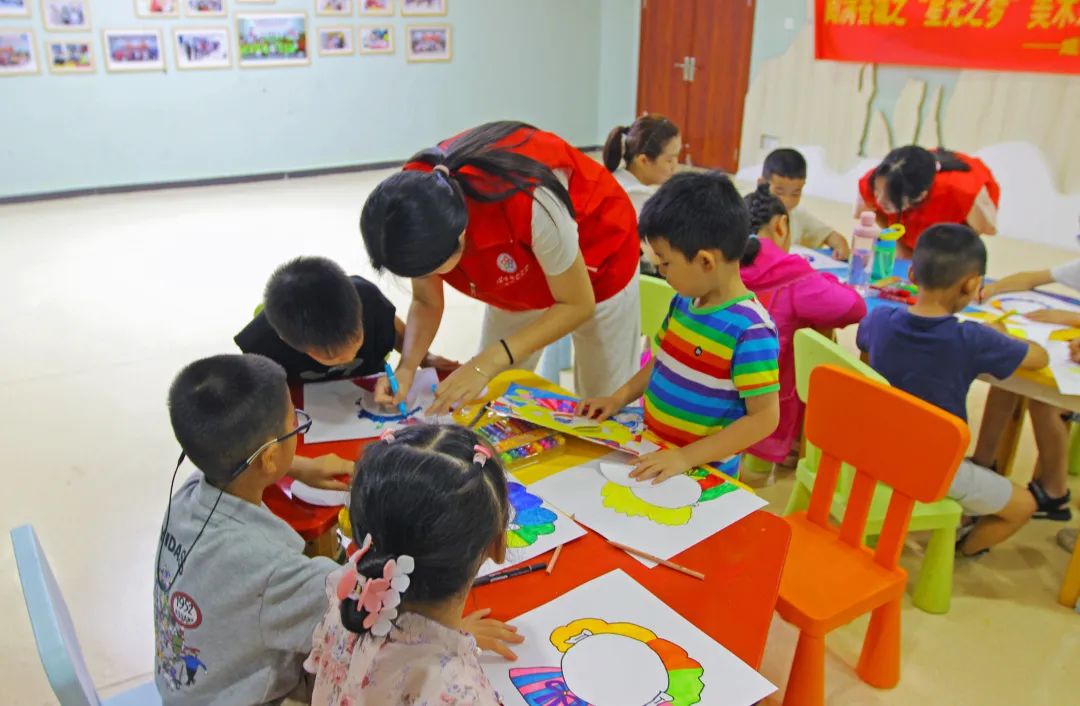 咸宁市图书馆阅满香城之“星光之梦”美术主题系列活动（2023年第三期）：“童趣卡通画-百变的小丑”