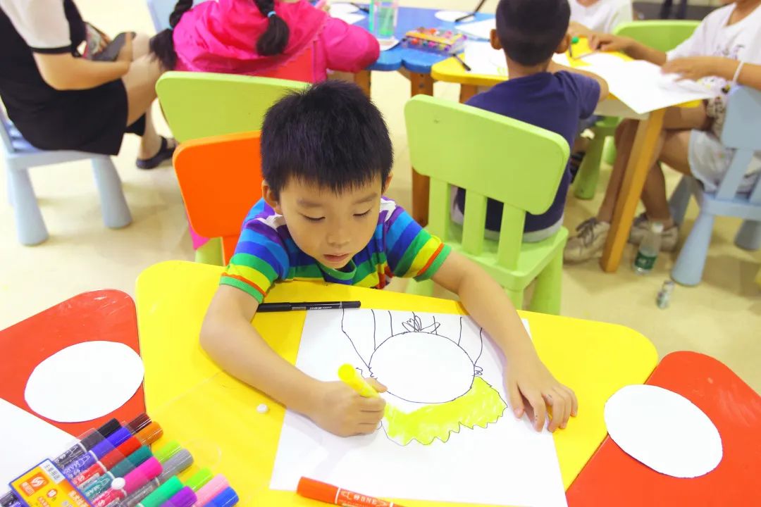 咸宁市图书馆阅满香城之“星光之梦”美术主题系列活动（2023年第三期）：“童趣卡通画-百变的小丑”