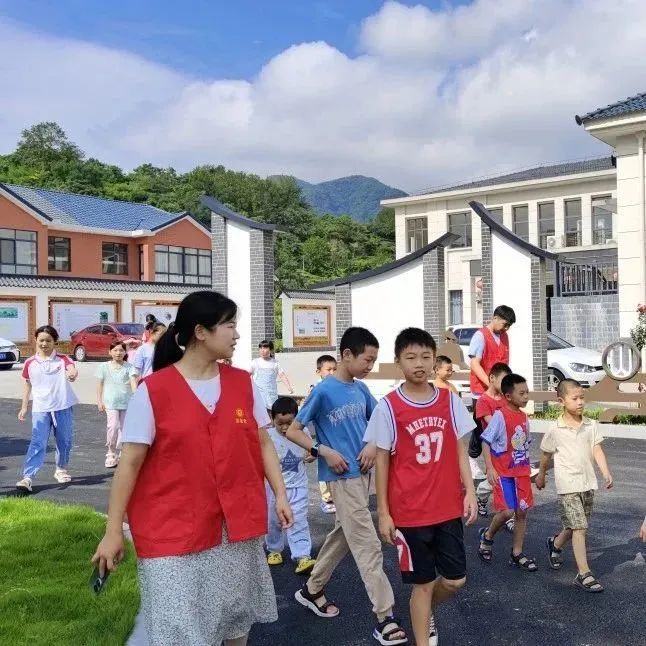 宜都市图书馆“相约乡读”走进聂家河镇希望家园