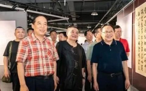 情寄墨韵书芳华，13位荆楚老一辈硬笔书法家作品在卓尔书店展出