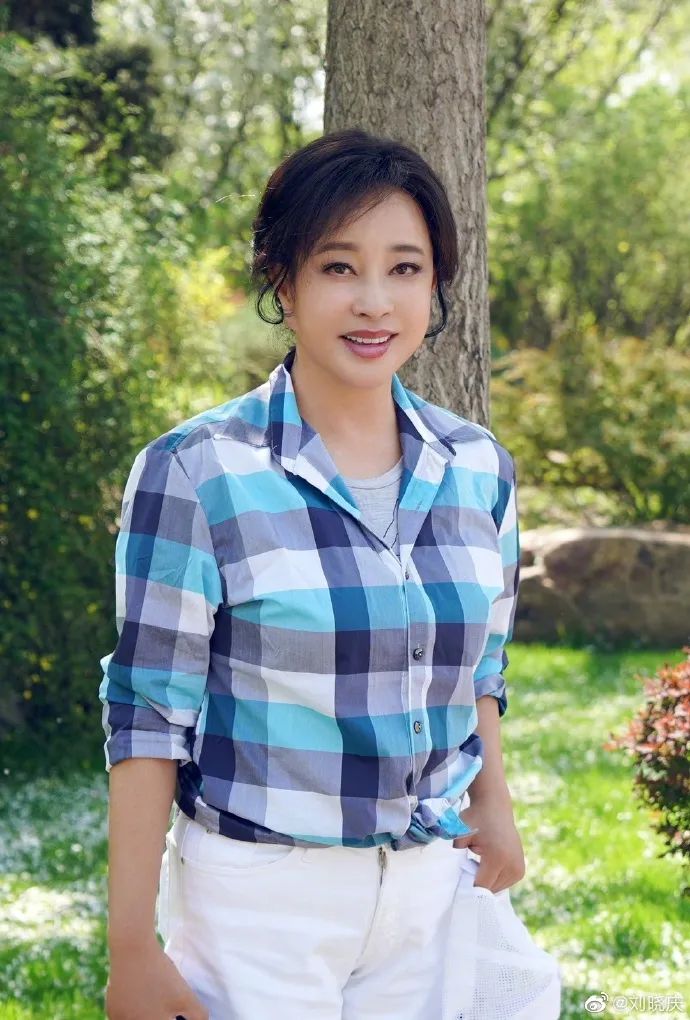 70岁刘晓庆再演新婚少女,但这次,我骂不出口......