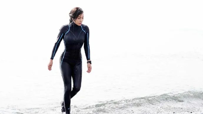 70岁刘晓庆再演新婚少女,但这次,我骂不出口......