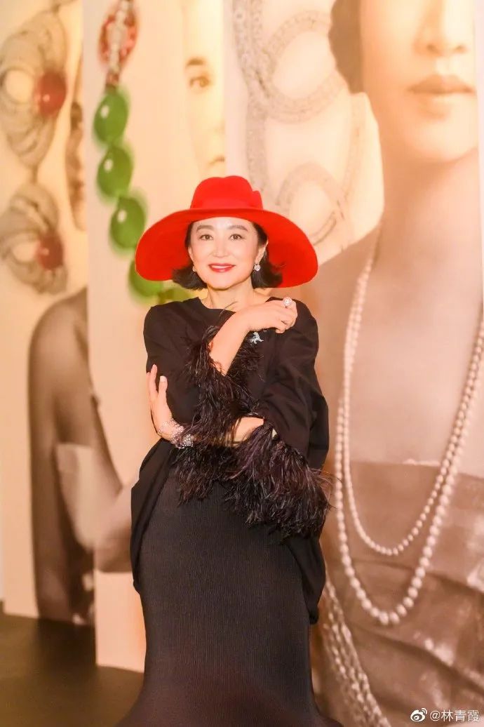 70岁刘晓庆再演新婚少女,但这次,我骂不出口......