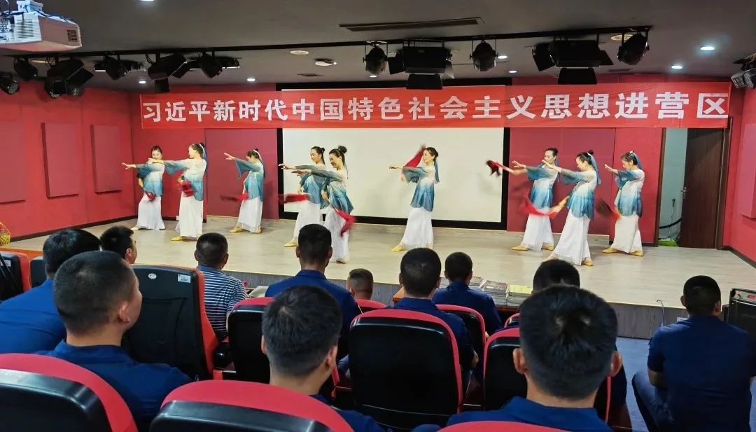 “七月似流火,书香送清凉” ——宜都市图书馆送党的二十大精神进营区