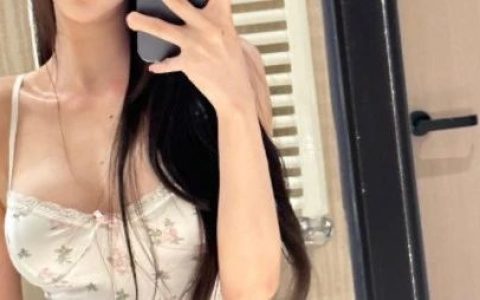 纯版睡衣女神，健身后辣到炸，大家感受一下....