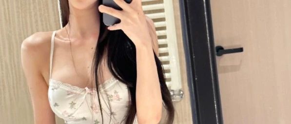 纯版睡衣女神，健身后辣到炸，大家感受一下....