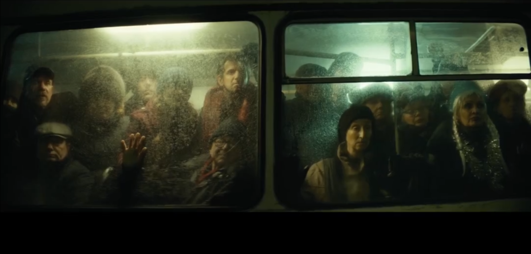 ​荒诞惊悚拉满《彼得罗夫流感》不愧为改编自俄罗斯最“猛”的小说！