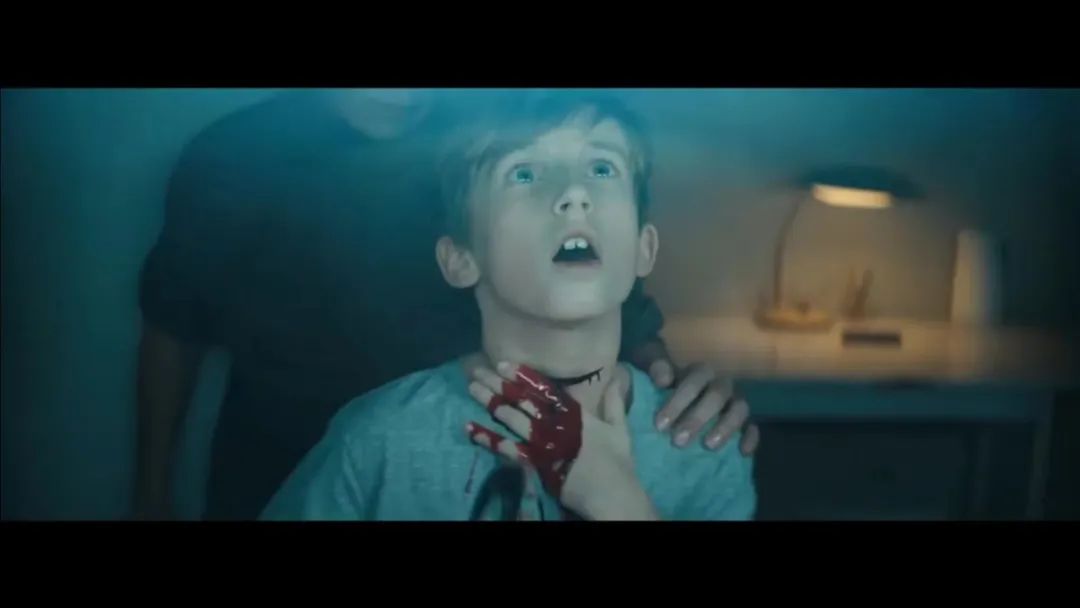 ​荒诞惊悚拉满《彼得罗夫流感》不愧为改编自俄罗斯最“猛”的小说！