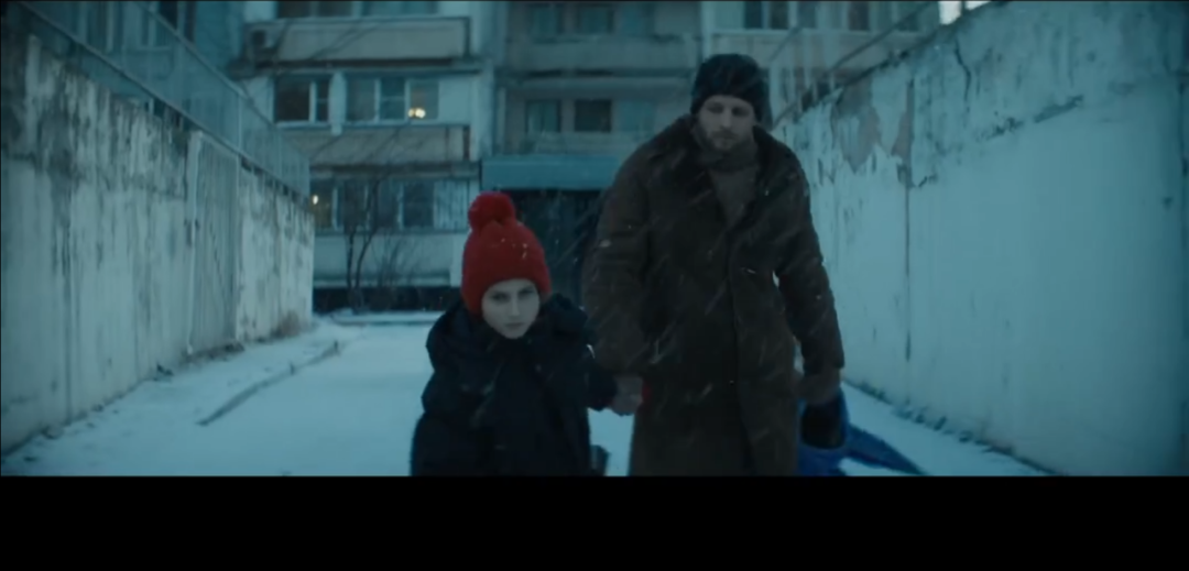 ​荒诞惊悚拉满《彼得罗夫流感》不愧为改编自俄罗斯最“猛”的小说！