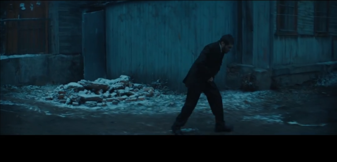 ​荒诞惊悚拉满《彼得罗夫流感》不愧为改编自俄罗斯最“猛”的小说！