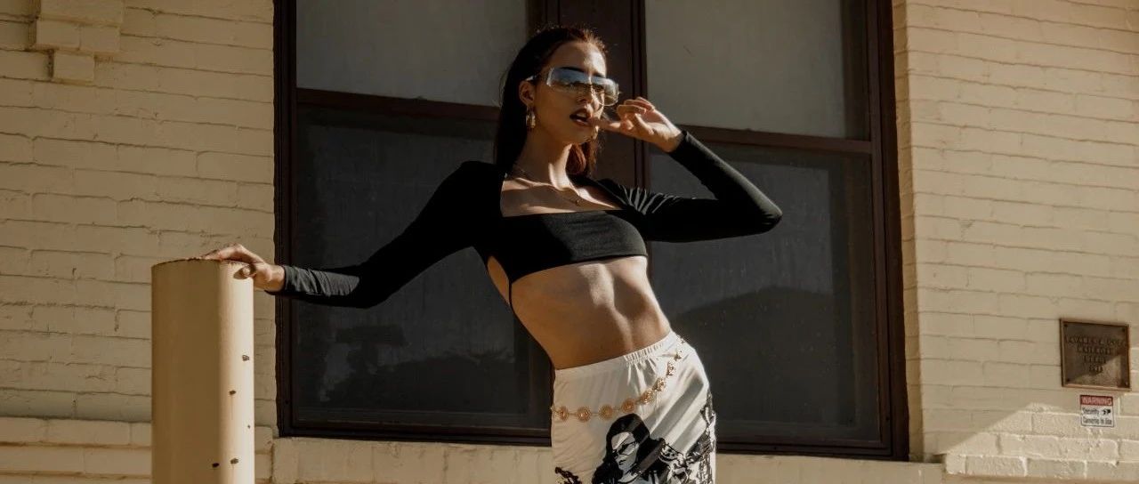 14岁王诗龄撞上黄多多引上万网友热议：李湘，你怎么把女儿养成这样了？