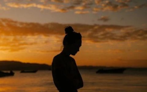 浙江女孩高考719分，三门满分，清华连夜打电话邀请，却遭5个字拒绝！只因...