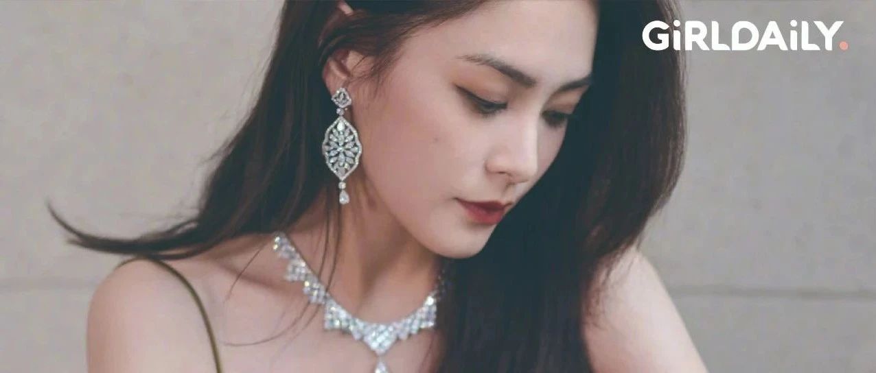 阿娇被公开索吻，全网暴怒：好恶心一男的！