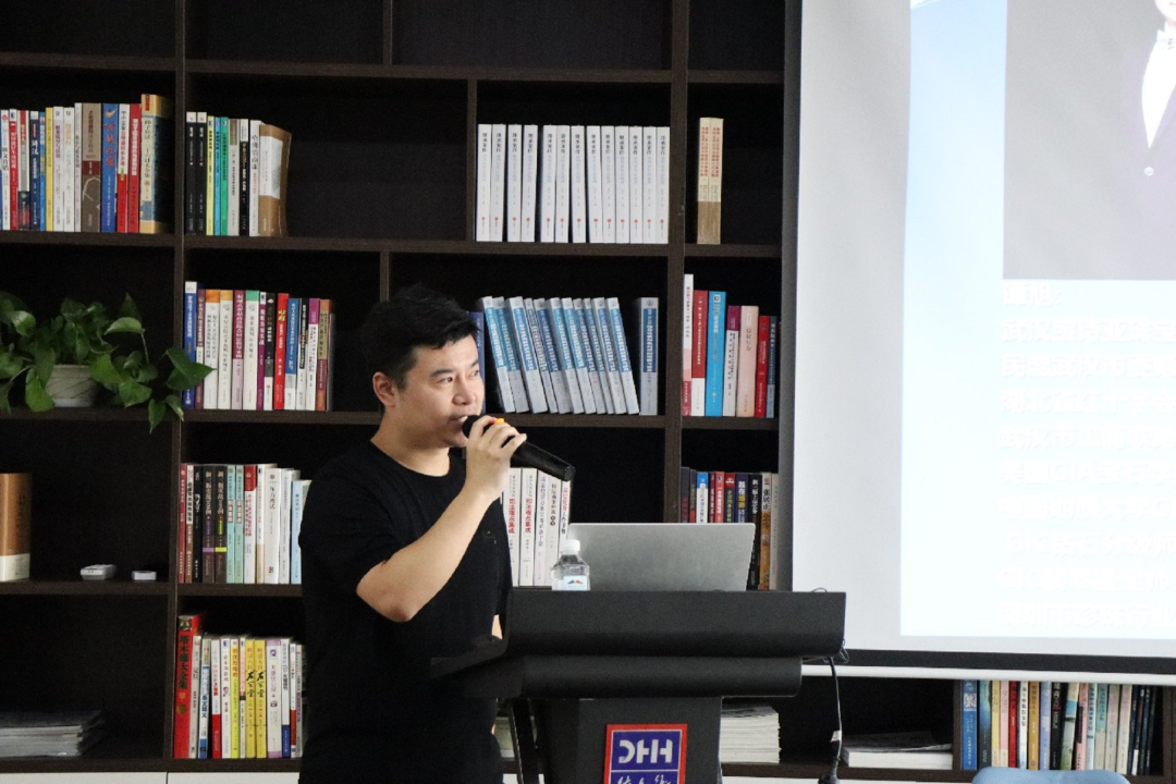 书香四溢，“阅”享青春，这场青年主题读书会“有滋有味”