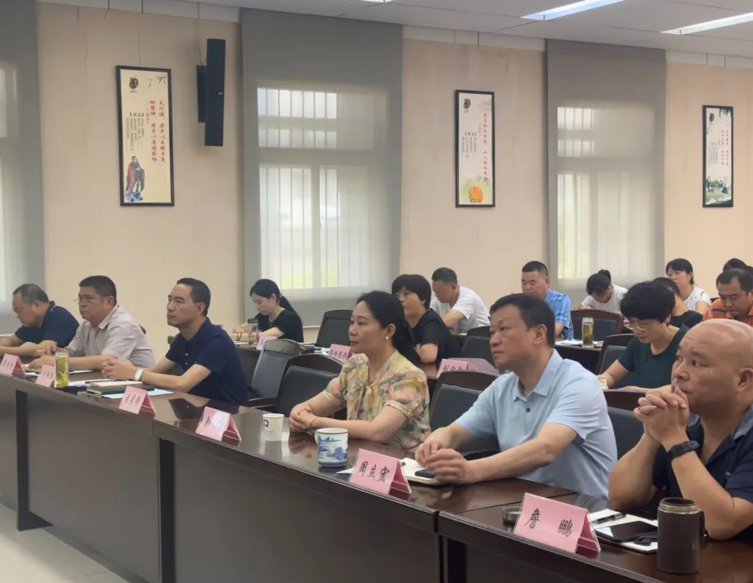 助力书香机关建设:十堰讲坛走进市商务局