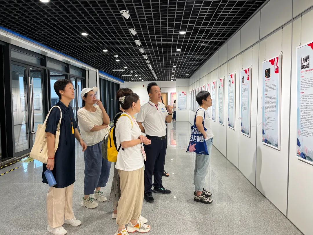 传承红色家风 品读襄阳文脉:襄阳市图书馆举办 “读者开放日” 活动