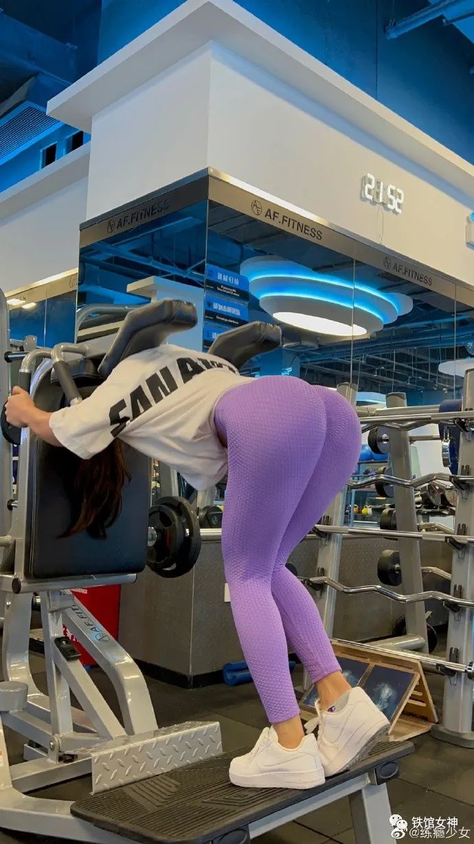 97cm的密臀，还是搭配牛仔裤最好看！！