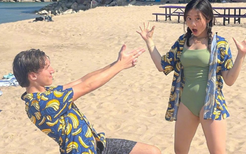 果然，穿泳衣的黄多多又被骂惨了……