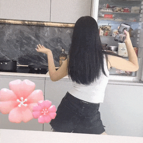 “内娱第一富婆”李湘47岁退休：70套房子，5000亿身家？