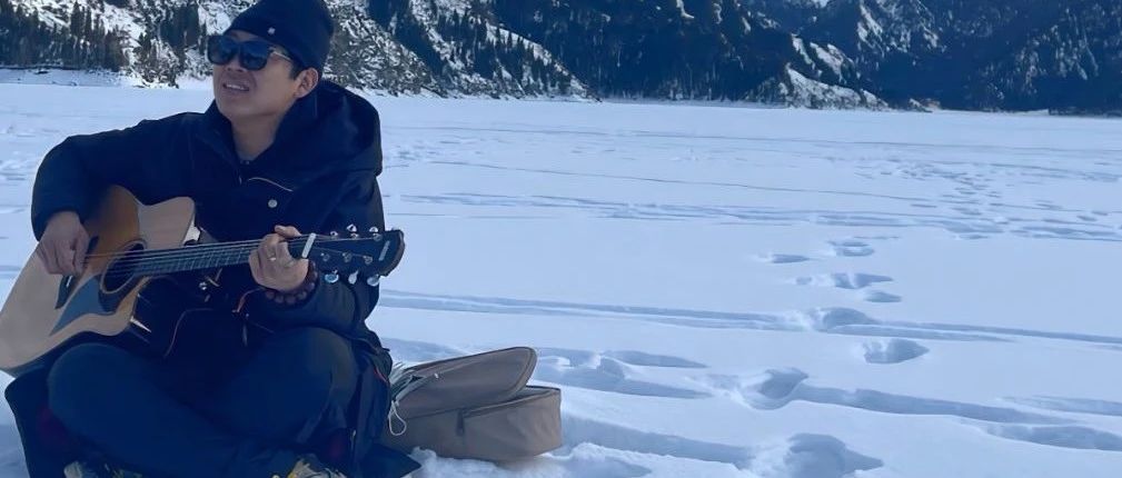 躺桥洞、睡长椅，立志唱遍100城的他却说: 勇敢的人先享受世界